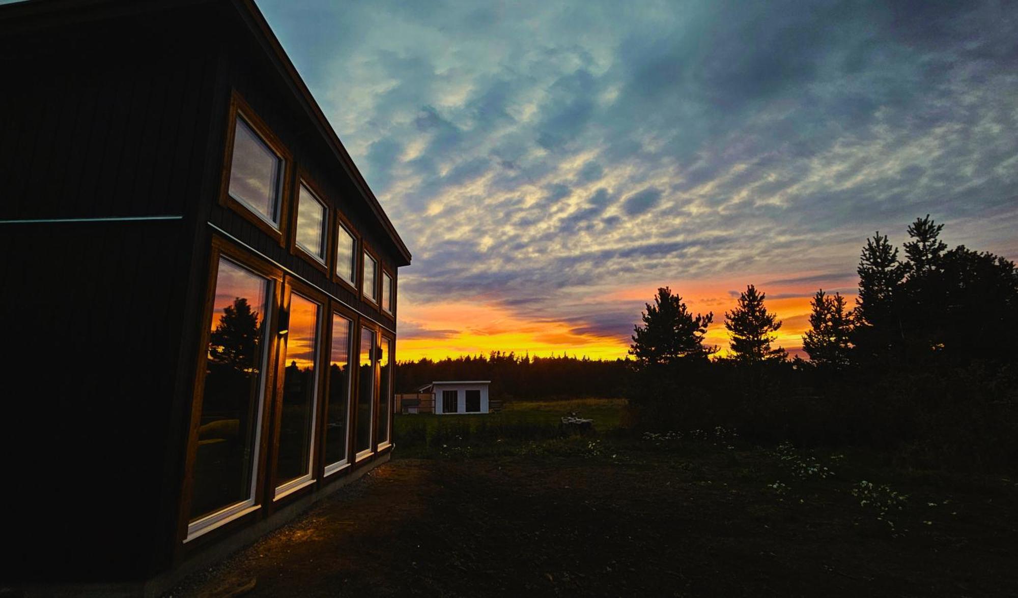 Reindeer River Lights Lodge キルナ エクステリア 写真
